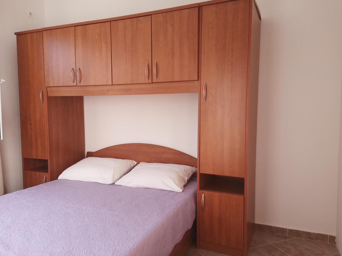 Apartman Nea Nin Exterior foto